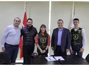 Akhisarlı Dünya Şampiyonu Artık Kendi Evinde