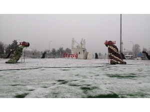 Elazığ’da Kent Merkezine Mevsimin İlk Karı Yağdı