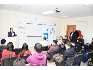 İşkur, Öğrencileri İş Hayatına Hazırlıyor