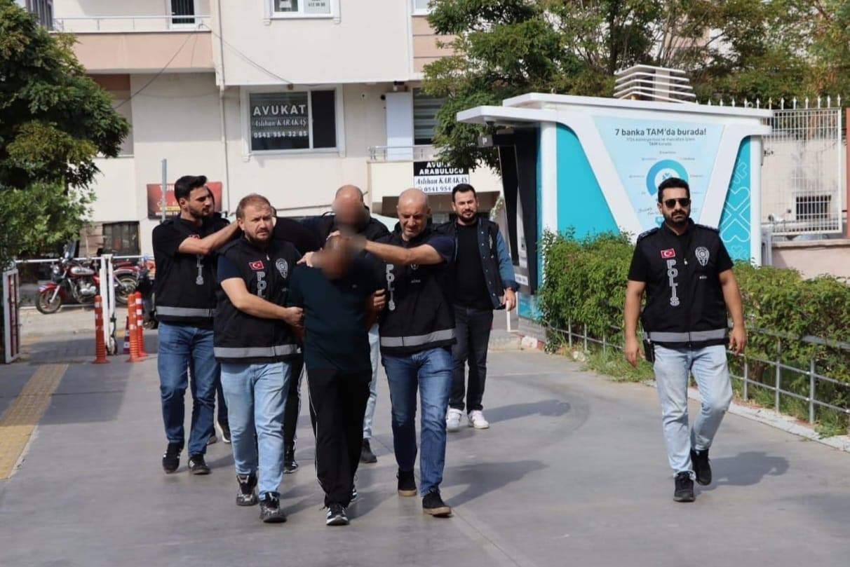 luleburgaz-da-yagma-sorusturmasinda-uyusturucu-ve-silah-ele-gecirildi-2-tutuklama