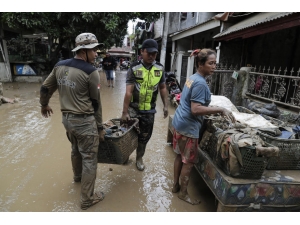 Endonezya’da Sel Felaketinde Hayatını Kaybedenlerin Sayısı 43’e Yükseldi
