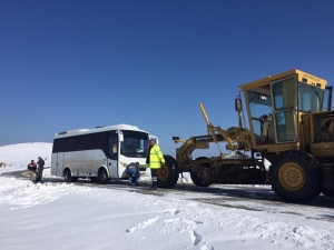 Şanlıurfa’da Kapanan Yollar Ekipler Tarafından Açılıyor