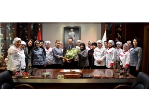 Ayten Usta’nın Kadın Çalışanlarından Başkan Ataç’a Teşekkür