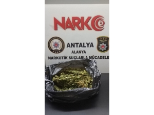 Polisin Şüphe Üzerine Durdurduğu Araçtan Esrar Çıktı