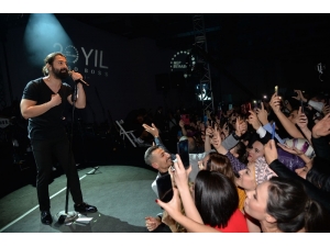 Hugo Boss Tekstil Çalışanlarının Yeni Yıl Coşkusu