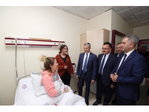 Başkan Tahmazoğlu Hastaları Ziyaret Etti