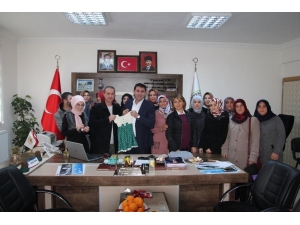 Hüyük’te Hem’in Kadın Kursiyerlerinden Başkan Çiğdem’e Teşekkür Ziyareti