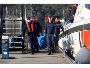 Düzensiz Göçmenlerin Cesetleri Kıyıya Taşındı