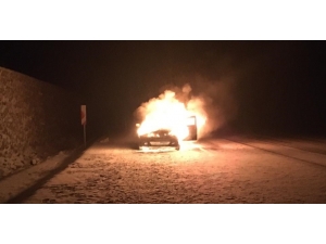 Bingöl’de Otomobil Alev Alev Yandı