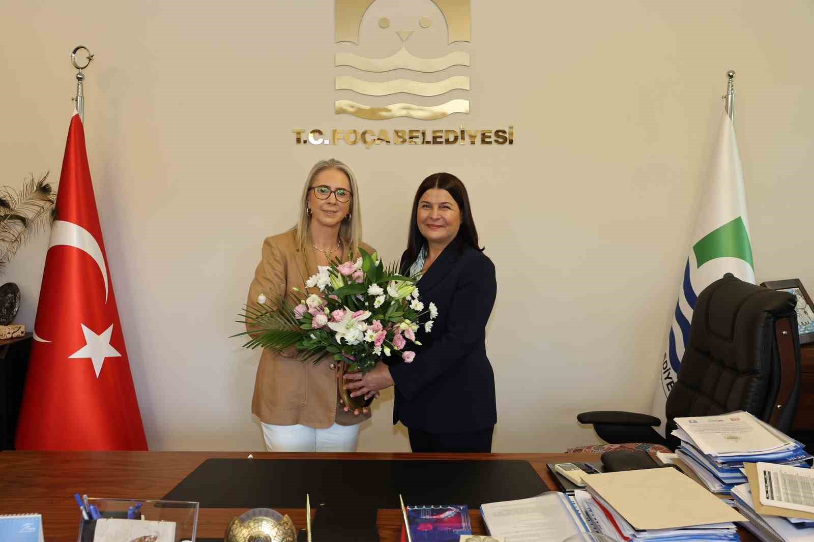 ak-parti-ye-gecen-foca-belediye-baskani-na-cankiri-dan-destek-ziyareti