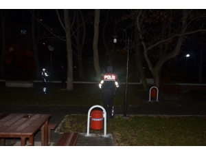 Boynundan Bıçaklanan Genç Hayatını Kaybetti