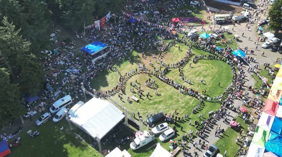 2-bin-rakimli-festivalde-horon-coskusu