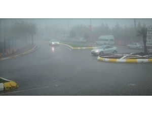 Şanlıurfa’da Yoğun Sis Sürücüleri Zorluyor