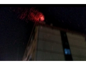 Erkek Öğrenci Yurdundaki Yangın Paniğe Neden Oldu