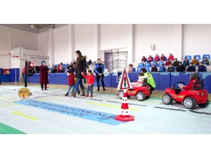 Bayburt’ta Öğrencilere Uygulamalı Trafik Eğitimi Verildi