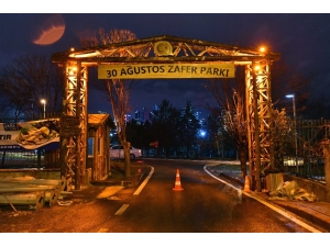 Başkentte Işıklandırma Çalışmaları Sürüyor