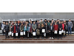 Lise Son Sınıf Öğrencileri Üniversite Hazırlığında