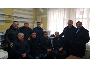 Ak Parti Merkez İlçe Yöneticileri Kurucu İl Başkanını Ziyaret Etti