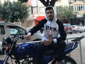 Kasksız Gençlerin Trafiğe Kapalı Alanda Motosiklet Kazası Ölümle Bitti: 2 Ölü