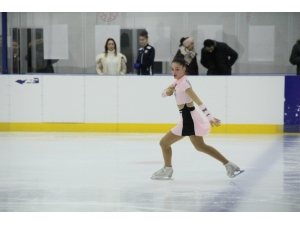 Artistik Buz Pateni Büyükler Türkiye Şampiyonası Samsun’da Başladı