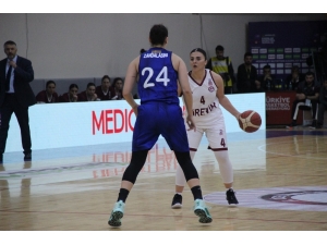 Kadınlar Basketbol Süper Ligi: Elazığ İl Özel İdare: 87 - Fenerbahçe: 84