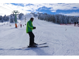 Salda Gölü Manzaralı Kayak Merkezinde Sezon Açıldı