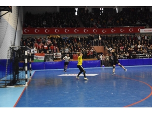 Ehf Kupası: Kastamonu Belediyespor: 30 - Schaeffler: 31