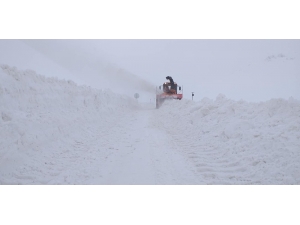 Giresun’da 88 Köy Yolu Kardan Ulaşıma Kapandı