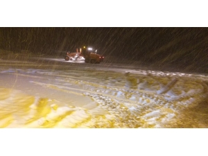 Eğribel Geçidinde Yoğun Kar Yağışı Devam Ediyor