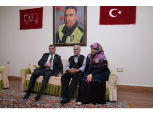 Kılıçdaroğlu, Şehit Fethi Sekin’in Babası İle Görüştü