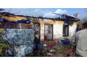 Baraka Ev Yangında Kül Oldu