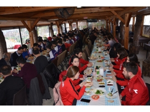 Gerze Belediye Spor’a Destek Kahvaltısında Protokol Üyeleri Bir Araya Geldi