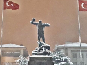 Afyonkarahisar’da Kar Yağışı Sonrası Kartpostallık Görüntü