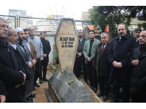 Mehmet Akif İnan Mezarı Başında Anıldı