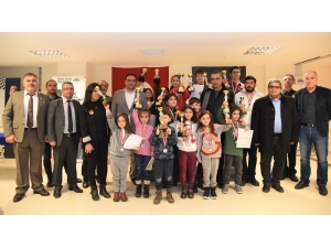 Kurtuluş Kupası Satranç Turnuvasına 9 İlden 153 Sporcu Katıldı