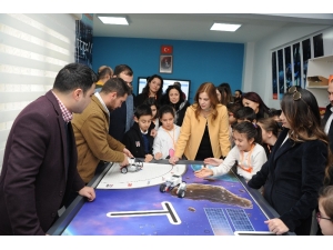 Balçova’da Geleceğin Bilgisayar Dahileri Yetişiyor