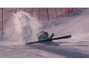 Kayak Eleme Yarışlarında Kapıya Çarpan Sporcu Metrelerce Sürüklendi