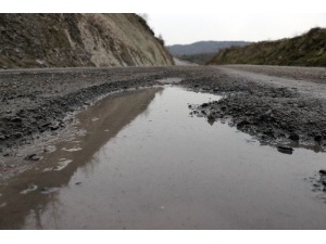 2 Ay Önce Ulaşıma Açılan Yol Kullanılamaz Hale Geldi