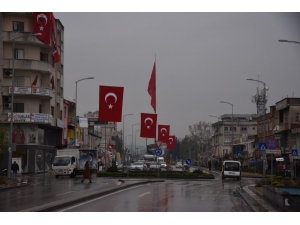 Osmaniye Bayraklarla Donatıldı