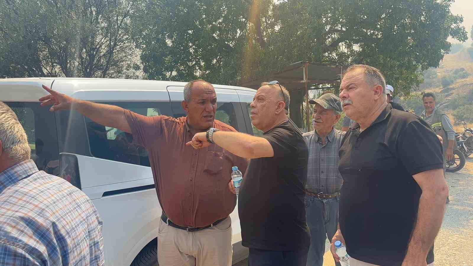 bozdogan-belediye-baskani-ozel-yangin-bolgesinde-calismalari-yerinde-takip-ediyor