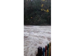 Yağışlar Kurşunlu Şelalesi’ni Coşturdu