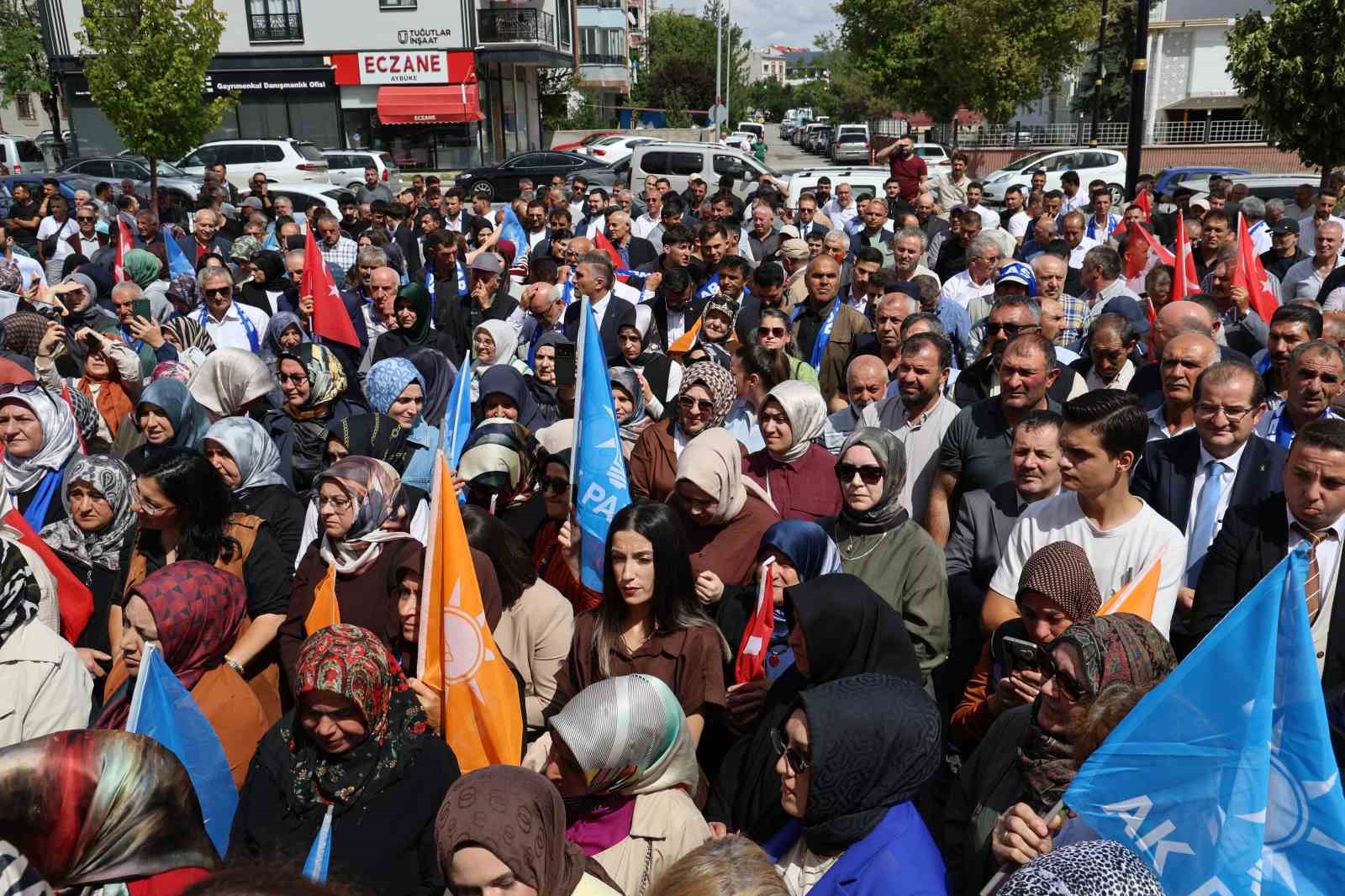 ak-parti-genel-baskan-yardimcisi-buyukgumus-kritik-esik-teror-orgutu-pkk-nin-silahlari-birakarak-varligini-tasfiye-etmesidir