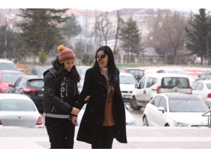 Bolu’da, Uyuşturucu Operasyonunda 3 Kilo 894 Gram Esrar Yakalandı