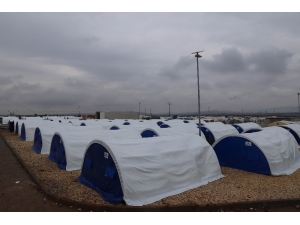 Türkiye Sınırı Yakınlarına Göç Eden Sivillere Yardım Eli