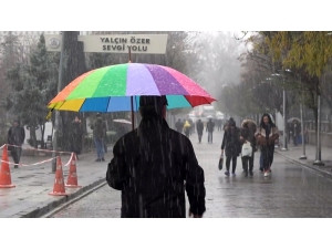 Kırıkkale, Çankırı Ve Çorum’da Kar Yağışı Başladı