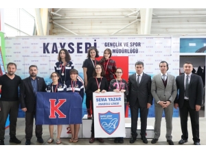 Okullar Arası Yüzme İl Birinciliği Başladı