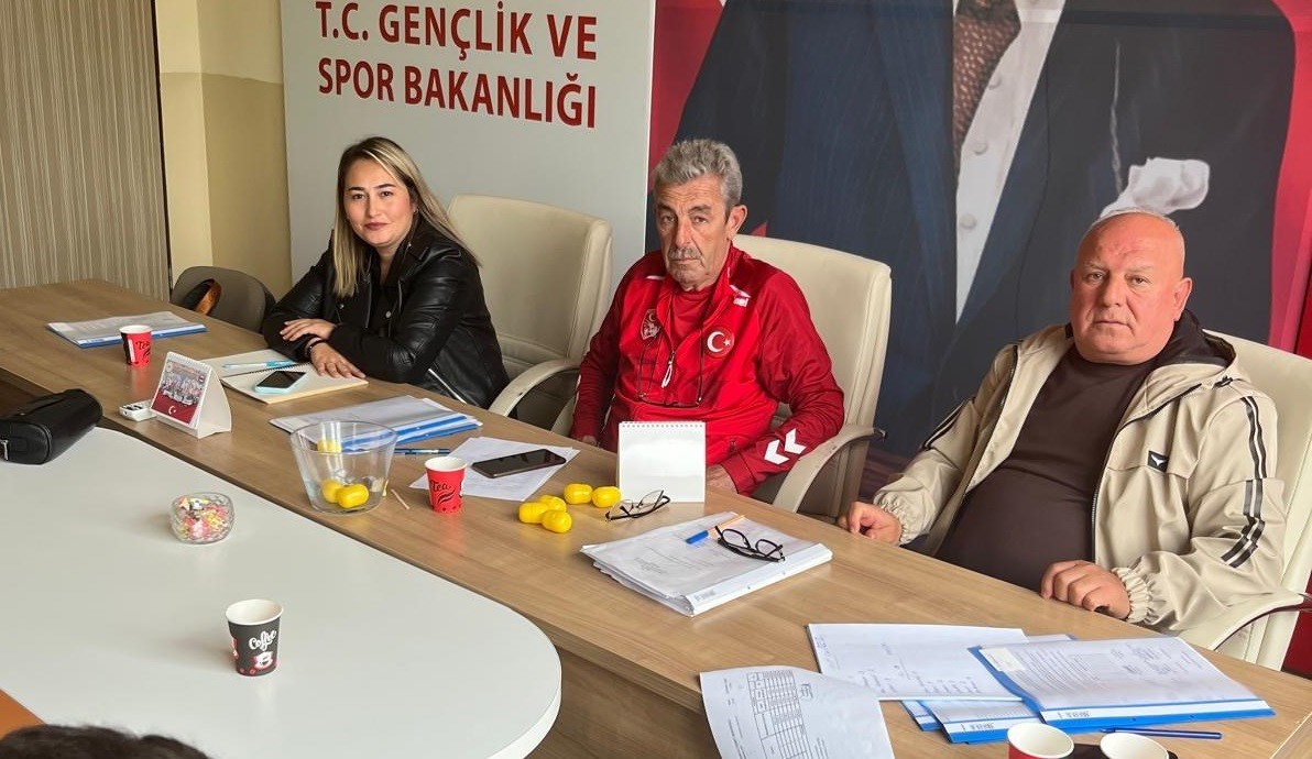 bilecik-te-u14-ile-u15-gencler-ligi-kuralari-cekildi