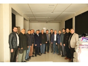 Başkan Cabbar Ve Meclis Üyelerinden Yardım Toplama Noktasına Ziyaret