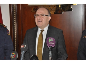 Afyonkarahisar Valisi Tutulmaz’dan Kar Tatili Açıklaması: “Çocuklarımızı Zor Durumda Bırakmayız”