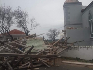 Rüzgar Nedeniyle Caminin Minaresi Yıkıldı